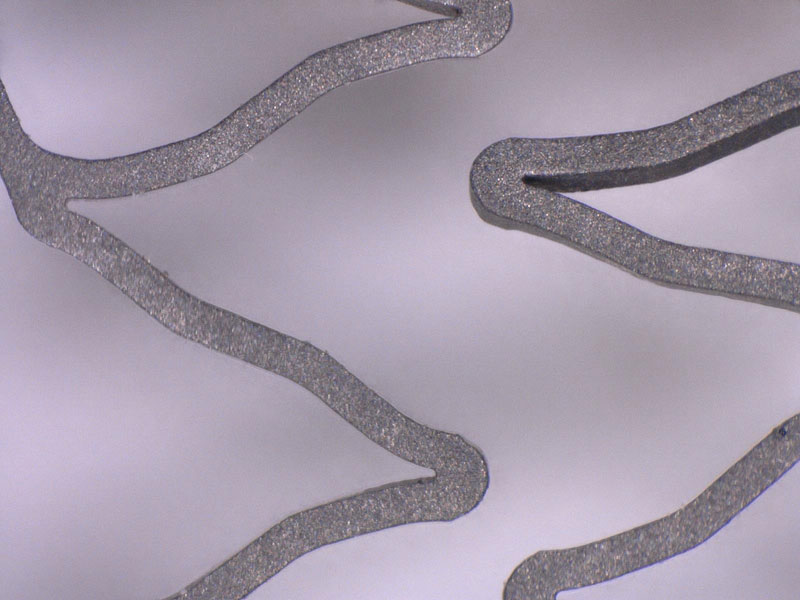 Stent surface (100x) after processing with 17.5 µ aluminum oxide.